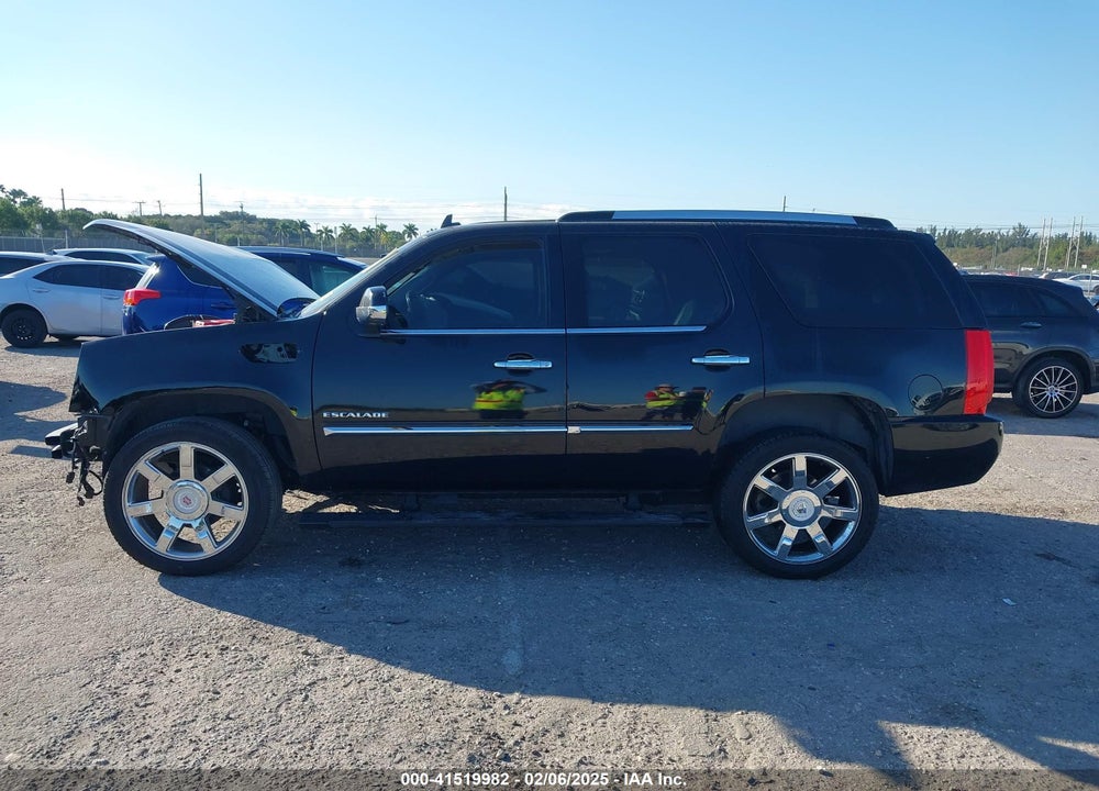 2011 CADILLAC ESCALADE PREMIUM VIN: 1GYS3CEF7BR319516