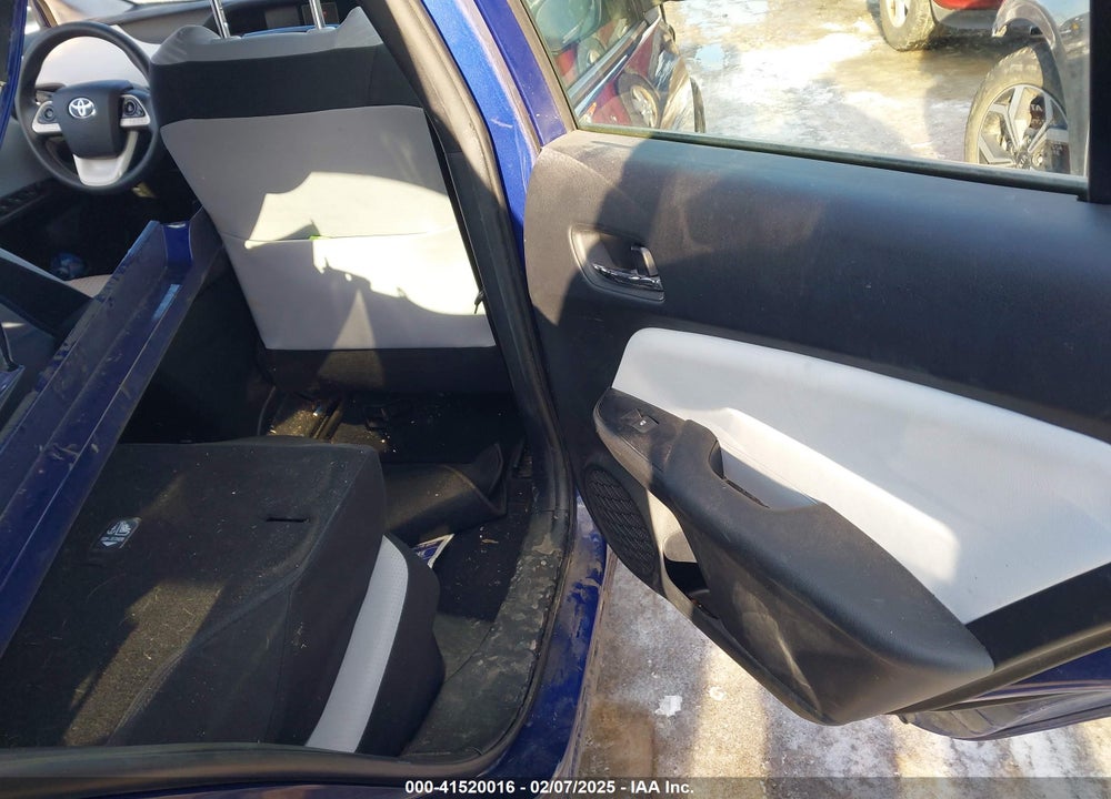 2017 TOYOTA PRIUS VIN: JTDKBRFU1H3537147