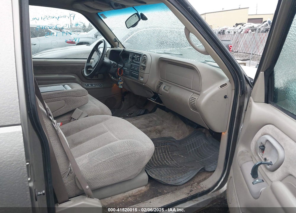 1999 CHEVROLET TAHOE LS VIN: 1GNEK13R1XR149725