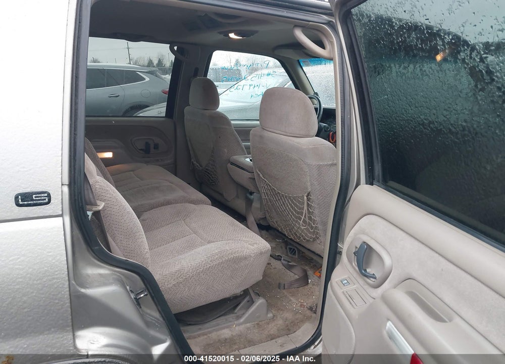1999 CHEVROLET TAHOE LS VIN: 1GNEK13R1XR149725