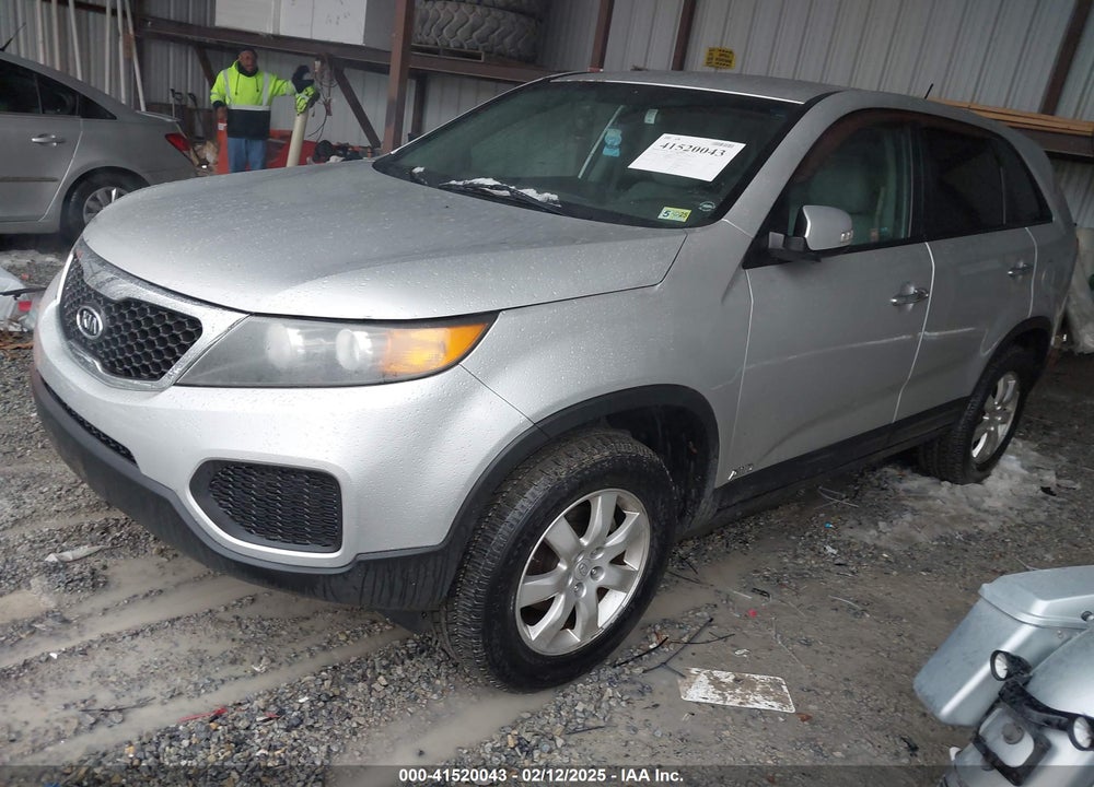 2011 KIA SORENTO LX VIN: 5XYKTCA18BG096594