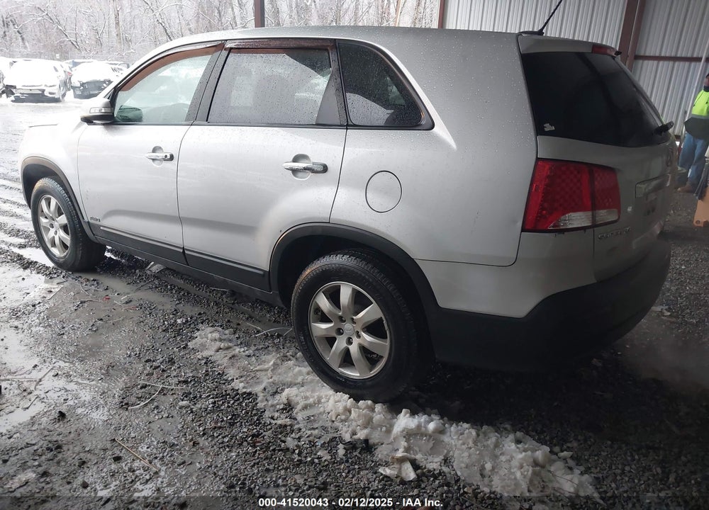 2011 KIA SORENTO LX VIN: 5XYKTCA18BG096594