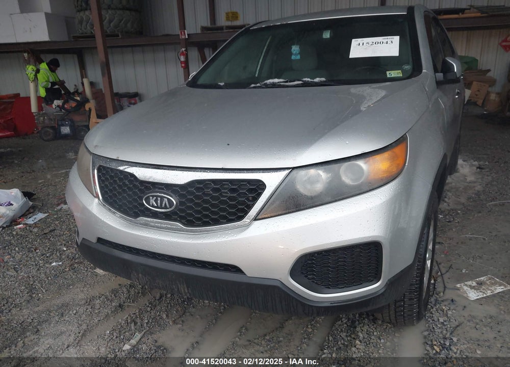 2011 KIA SORENTO LX VIN: 5XYKTCA18BG096594