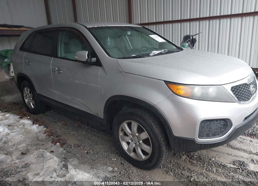 2011 KIA SORENTO LX VIN: 5XYKTCA18BG096594