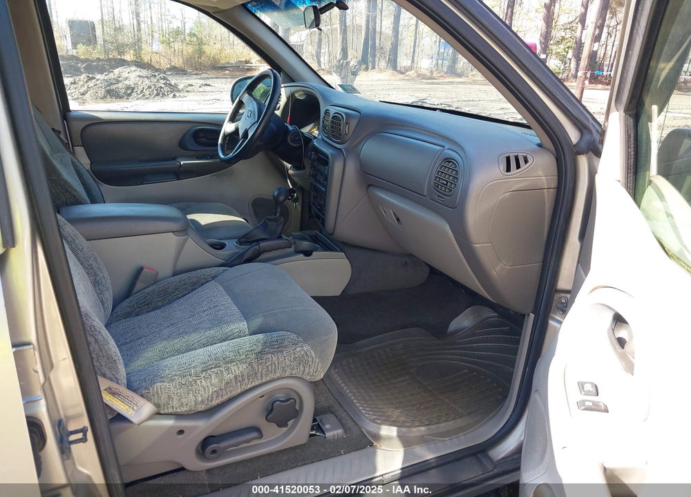 2002 CHEVROLET TRAILBLAZER LS VIN: 1GNDT13S422345395
