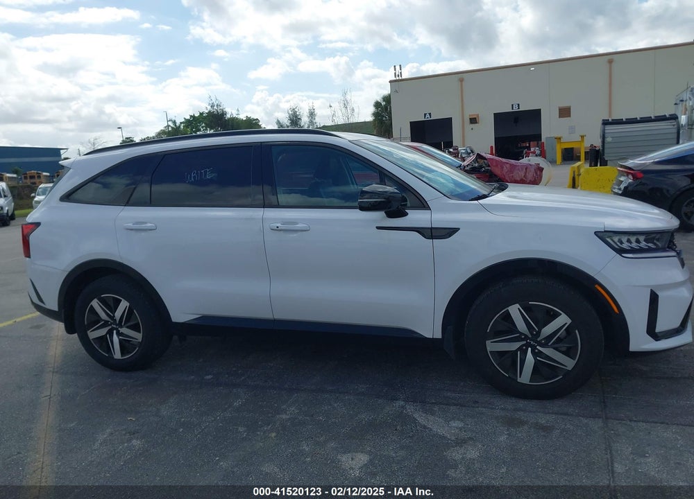 2022 KIA SORENTO S VIN: 5XYRL4LC2NG157297