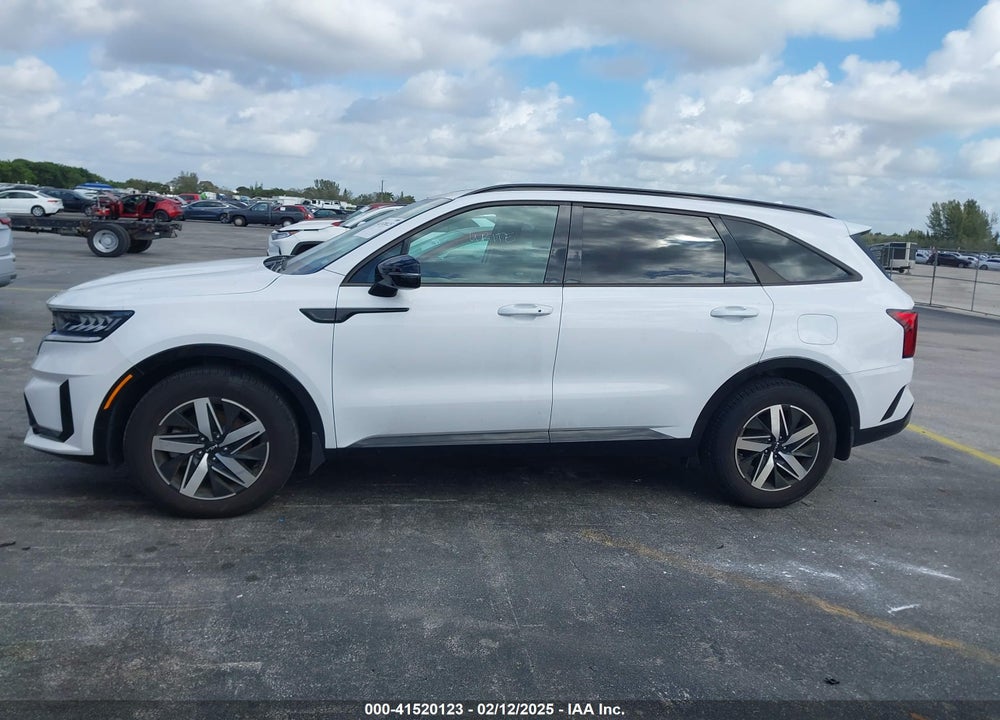 2022 KIA SORENTO S VIN: 5XYRL4LC2NG157297