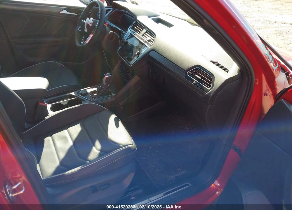 2024 VOLKSWAGEN TIGUAN 2.0T SEL R-LINE VIN: 3VV4B7AX1RM154499