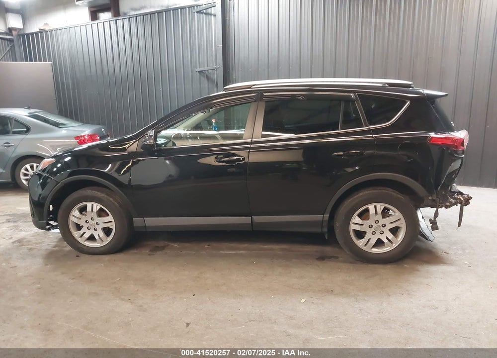 2018 TOYOTA RAV4 LE VIN: 2T3ZFREV1JW508988