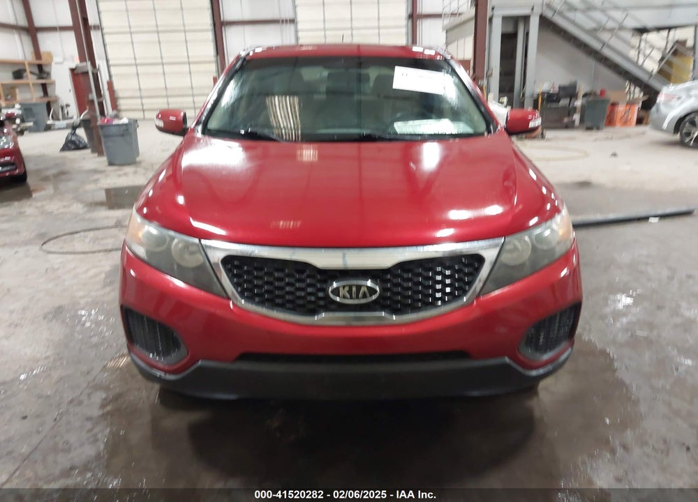 2011 KIA SORENTO LX VIN: 5XYKTCA12BG090046