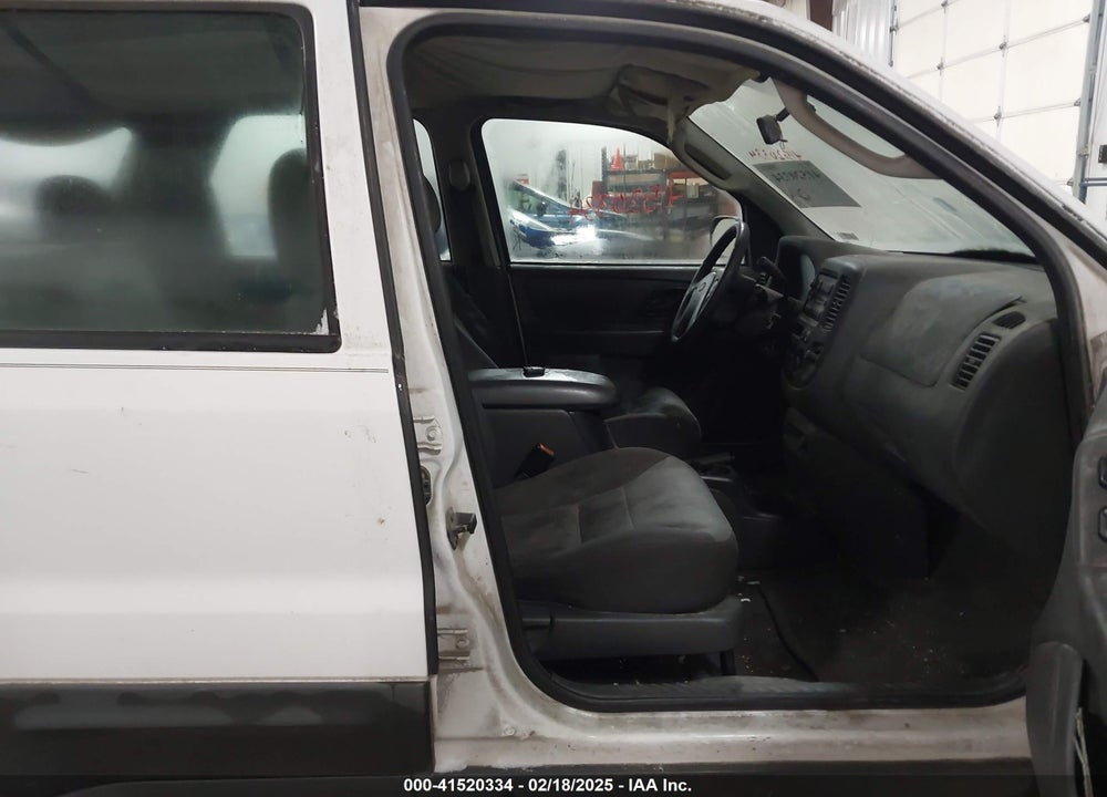 2004 FORD ESCAPE XLS VIN: 1FMYU921X4KA88997