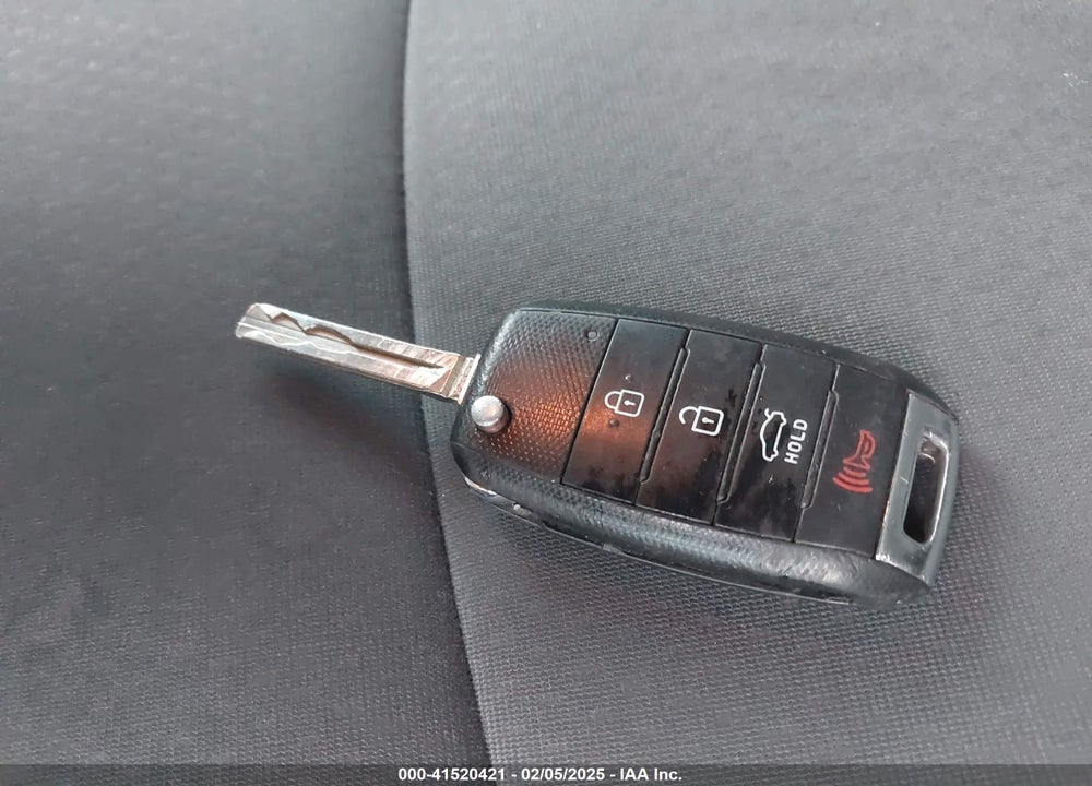 2015 KIA OPTIMA VIN: KNAGM4A72F5631637