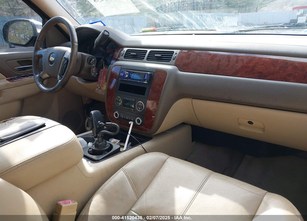 2011 CHEVROLET TAHOE LT VIN: 1GNSKBE06BR264451