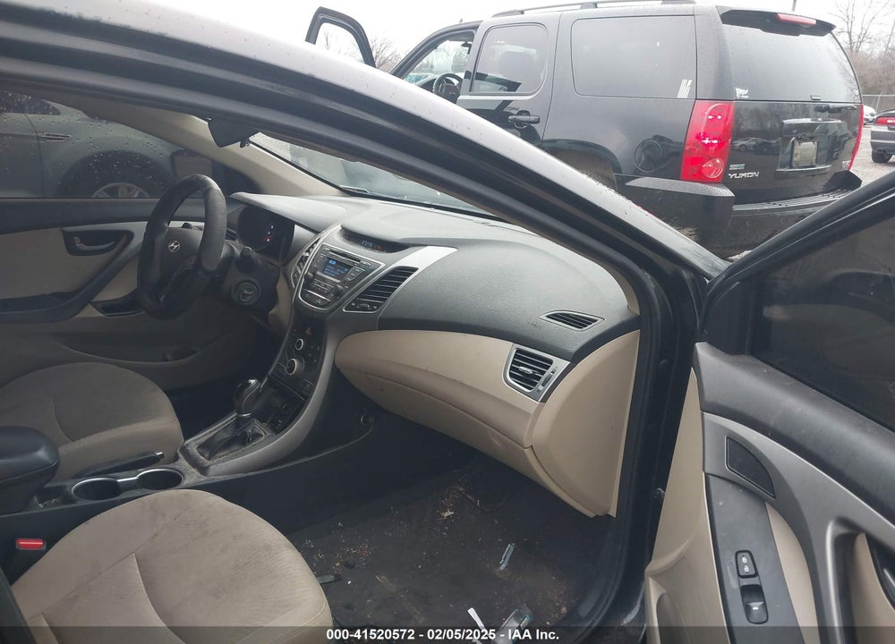 2016 HYUNDAI ELANTRA SE VIN: 5NPDH4AE7GH764582
