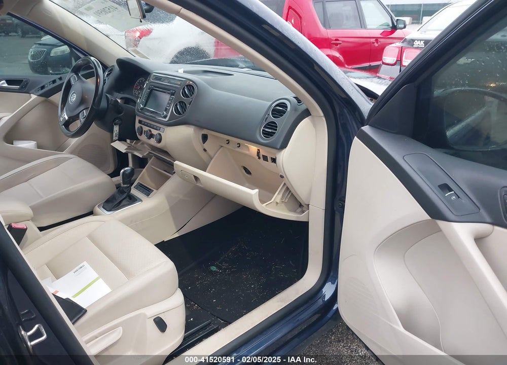2013 VOLKSWAGEN TIGUAN SE VIN: WVGAV3AX2DW083061