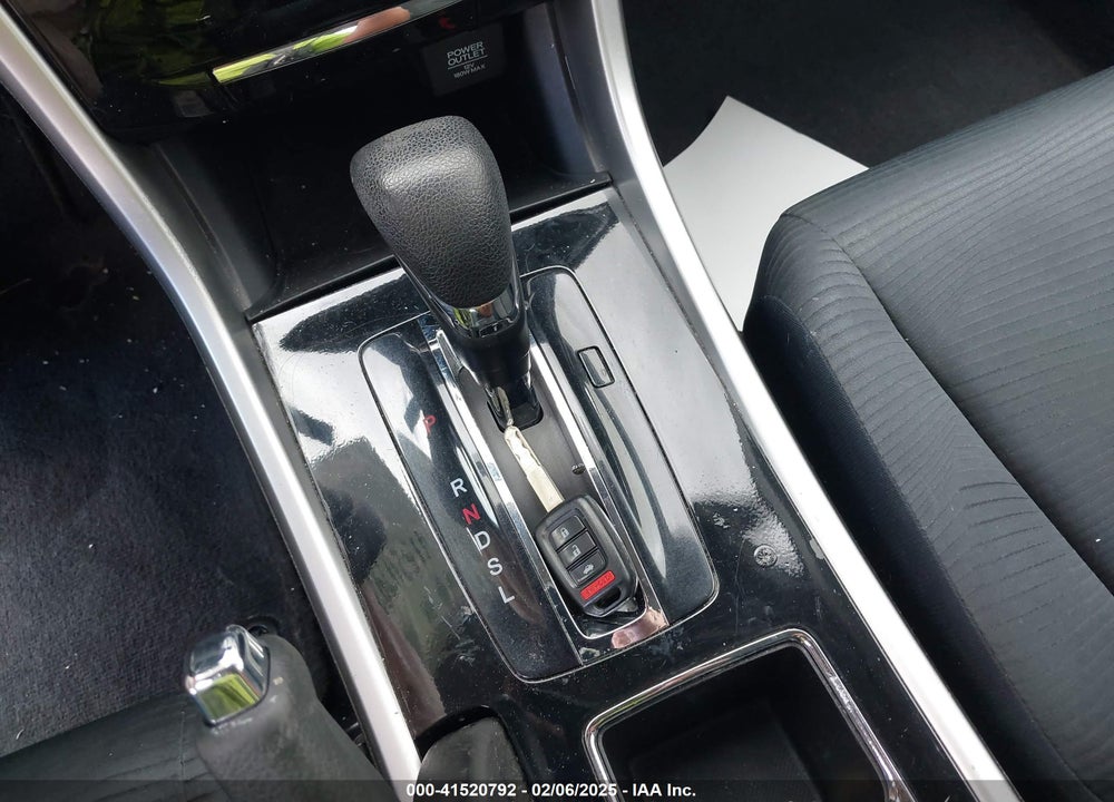 2016 HONDA ACCORD VIN: 1HGCR2F38GA198008