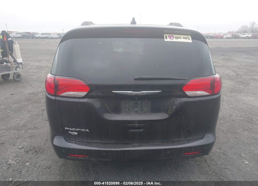 2017 CHRYSLER PACIFICA TOURING L VIN: 2C4RC1BG7HR823637