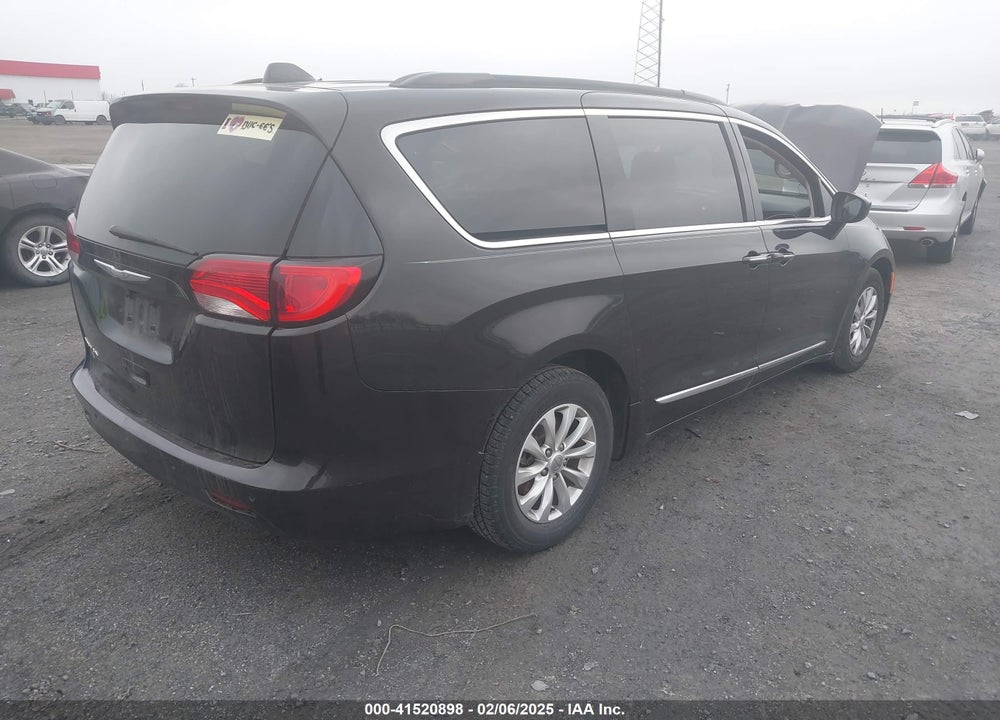 2017 CHRYSLER PACIFICA TOURING L VIN: 2C4RC1BG7HR823637