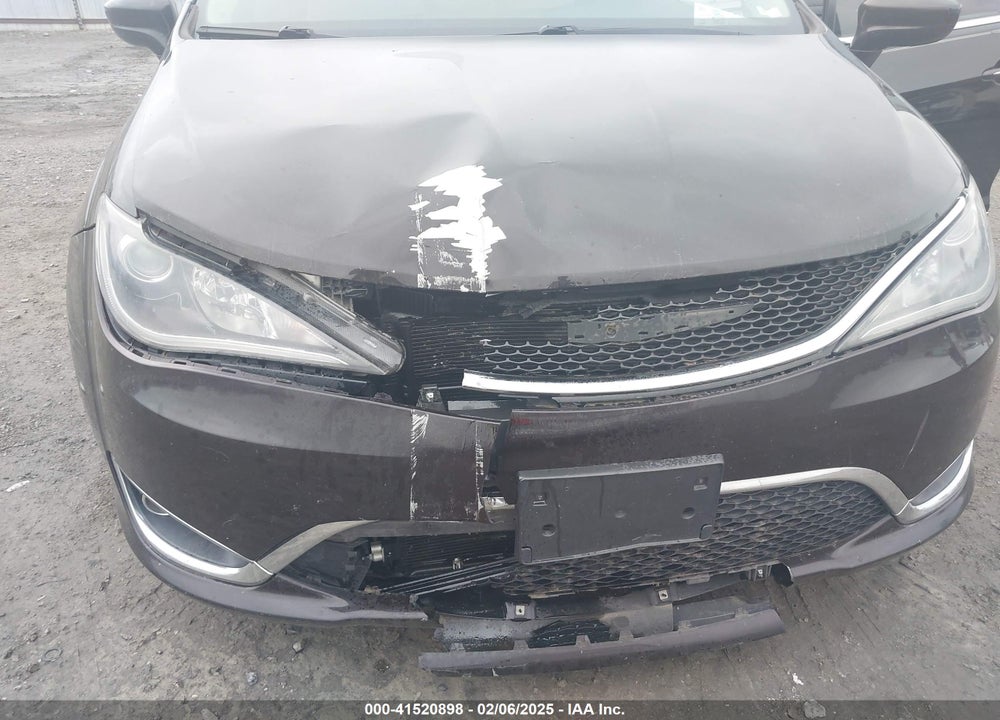 2017 CHRYSLER PACIFICA TOURING L VIN: 2C4RC1BG7HR823637