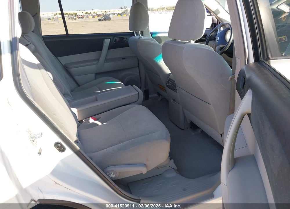 2010 TOYOTA HIGHLANDER BASE V6 VIN: 5TDZK3EH1AS004087