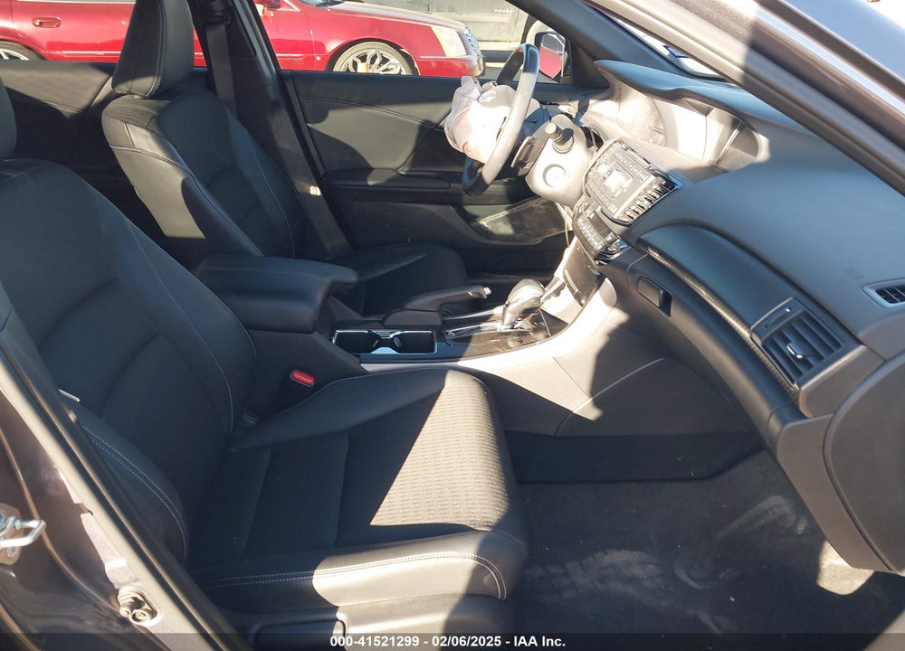 2016 HONDA ACCORD VIN: 1HGCR2F58GA233521