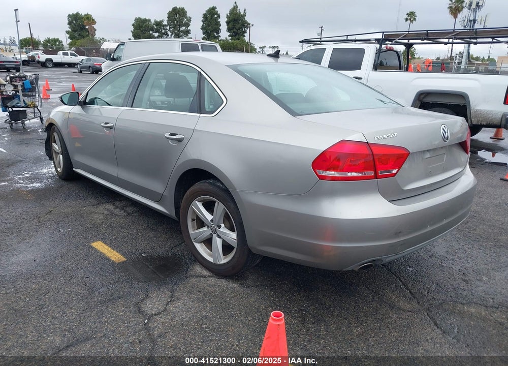 2012 VOLKSWAGEN PASSAT 2.5L SE VIN: 1VWBP7A38CC029011