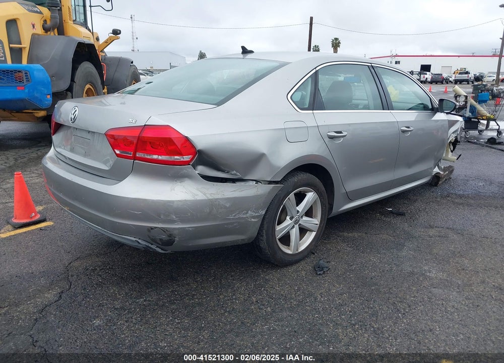 2012 VOLKSWAGEN PASSAT 2.5L SE VIN: 1VWBP7A38CC029011