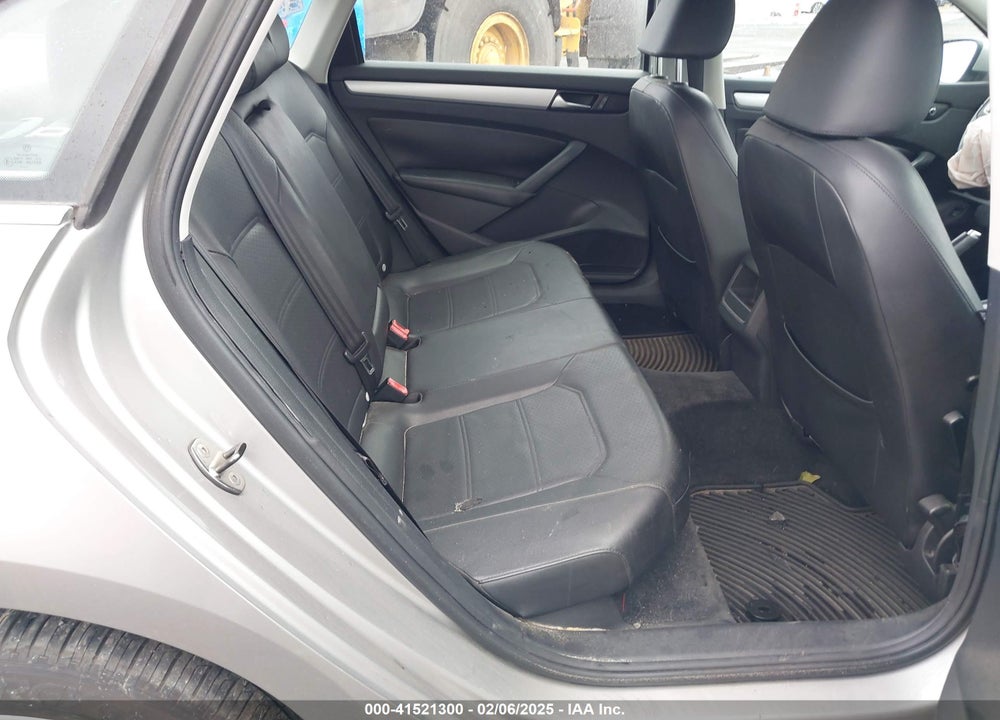 2012 VOLKSWAGEN PASSAT 2.5L SE VIN: 1VWBP7A38CC029011