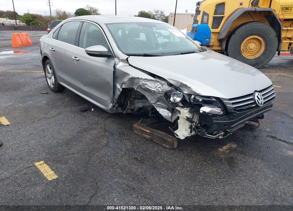 2012 VOLKSWAGEN PASSAT 2.5L SE VIN: 1VWBP7A38CC029011