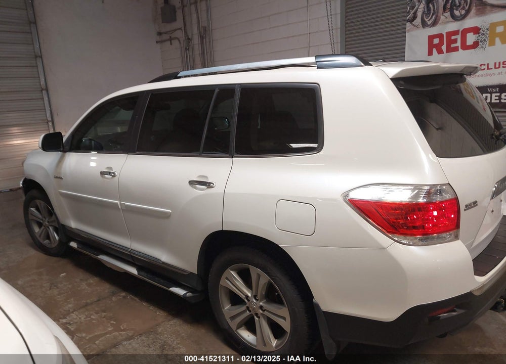 2011 TOYOTA HIGHLANDER VIN: 5TDYK3EHXBS031334
