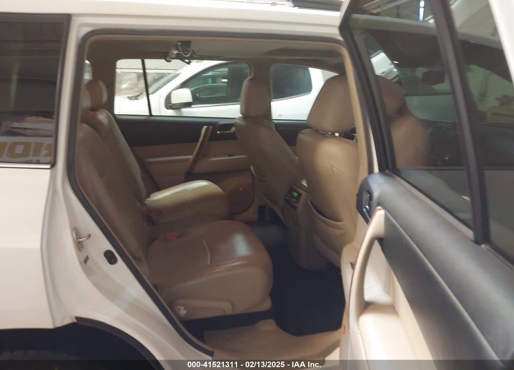 2011 TOYOTA HIGHLANDER VIN: 5TDYK3EHXBS031334