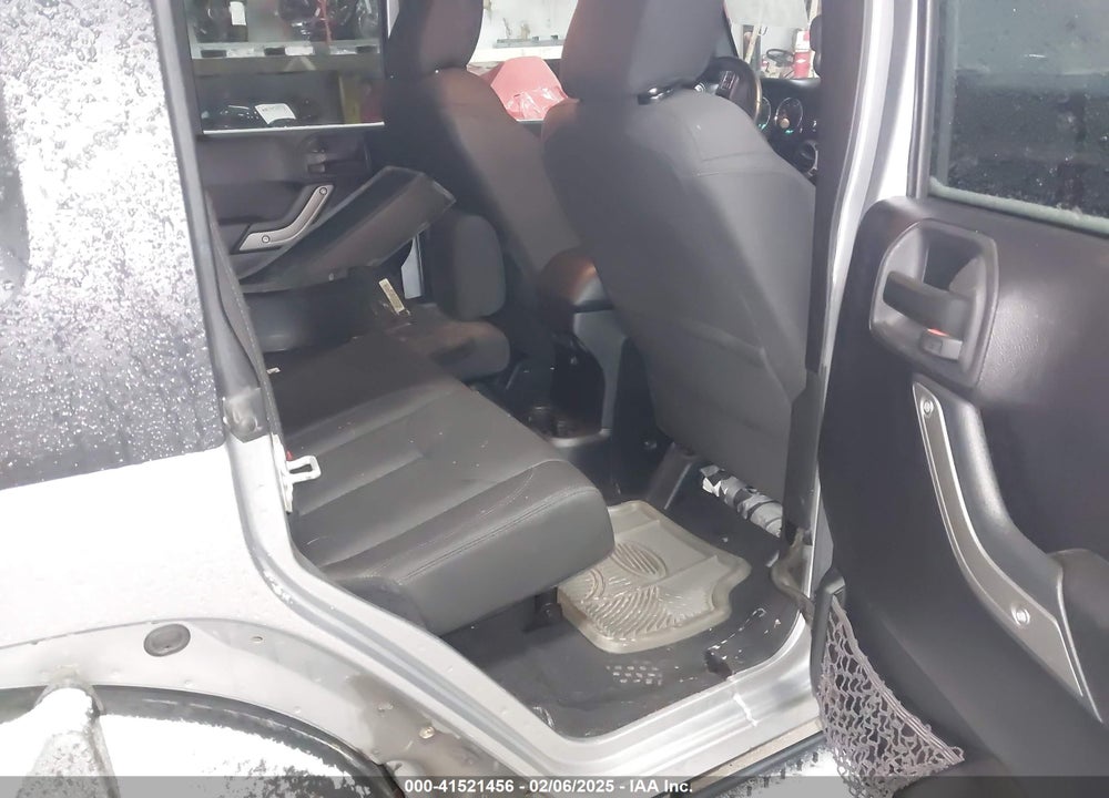 2015 JEEP WRANGLER UNLIMITED SPORT VIN: 1C4BJWDG5FL761050