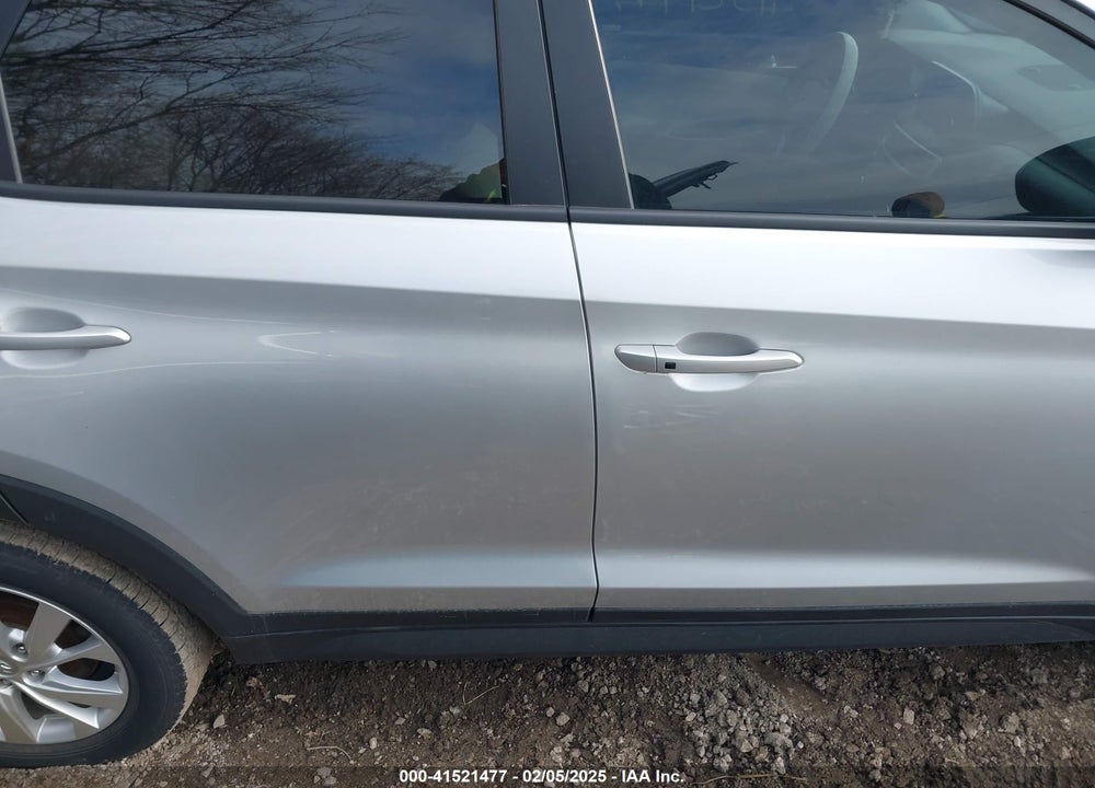 2019 HYUNDAI TUCSON VALUE VIN: KM8J33A43KU024072