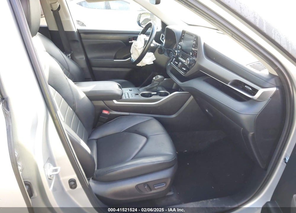 2022 TOYOTA HIGHLANDER VIN: 5TDGZRAH9NS133986