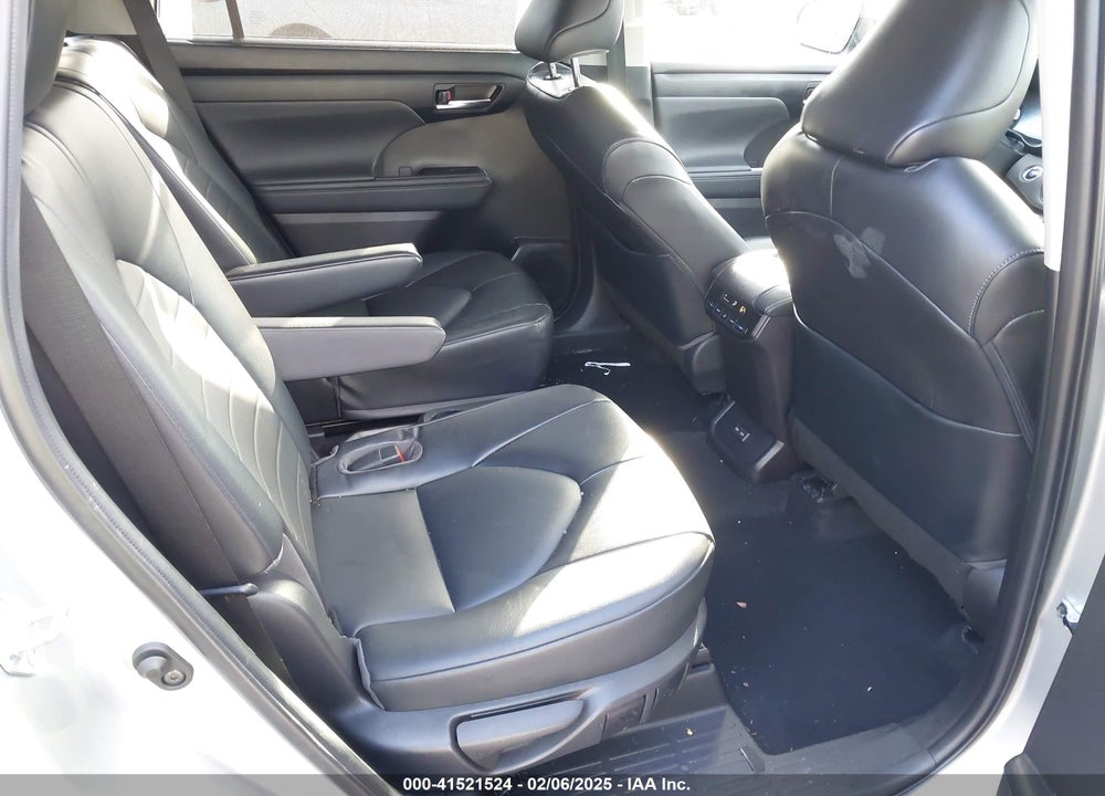 2022 TOYOTA HIGHLANDER VIN: 5TDGZRAH9NS133986