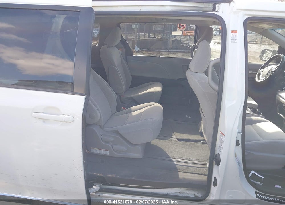 2017 TOYOTA SIENNA LE 7 PASSENGER VIN: 5TDJZ3DC2HS158476