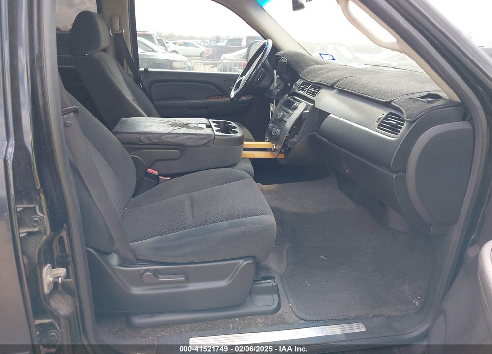 2008 CHEVROLET TAHOE LS VIN: 1GNFC13008R120401