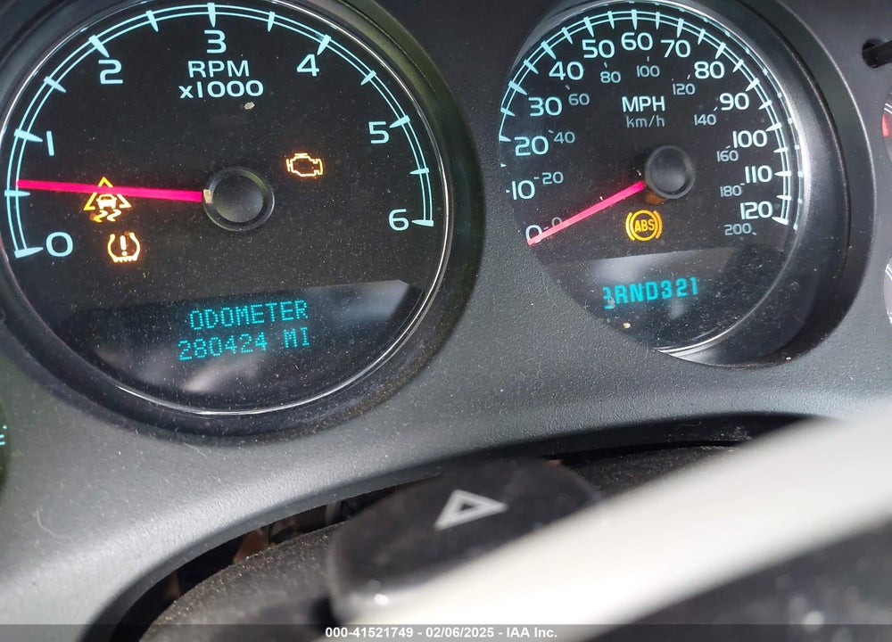 2008 CHEVROLET TAHOE LS VIN: 1GNFC13008R120401