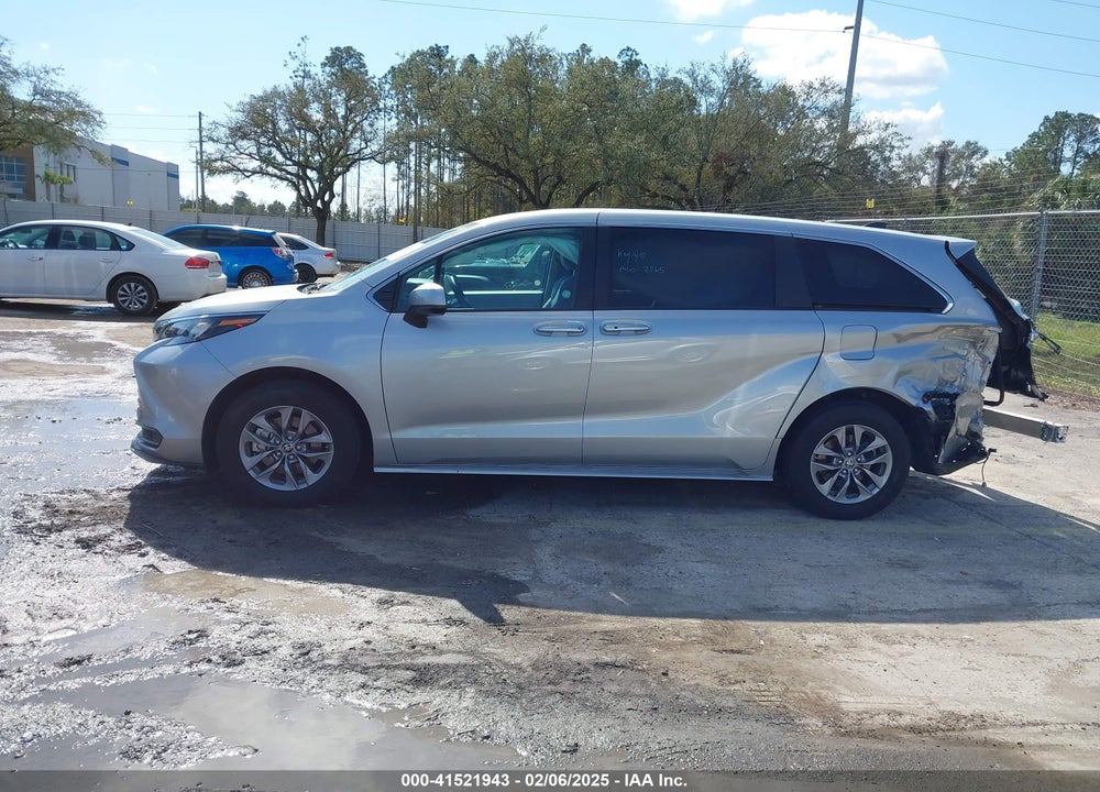 2024 TOYOTA SIENNA LE VIN: 5TDKRKEC2RS193940