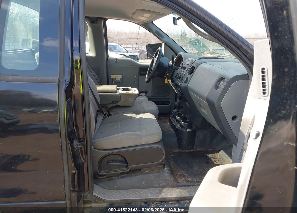 2005 FORD F-150 STX/XLT VIN: 1FTRF04W25KD56854