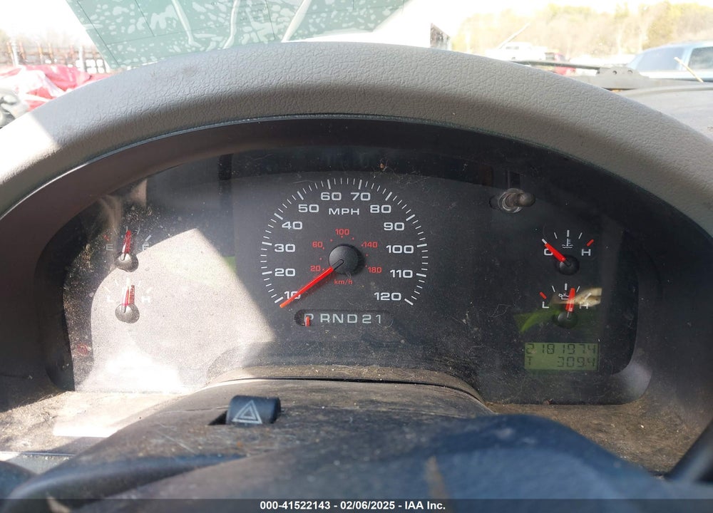 2005 FORD F-150 STX/XLT VIN: 1FTRF04W25KD56854