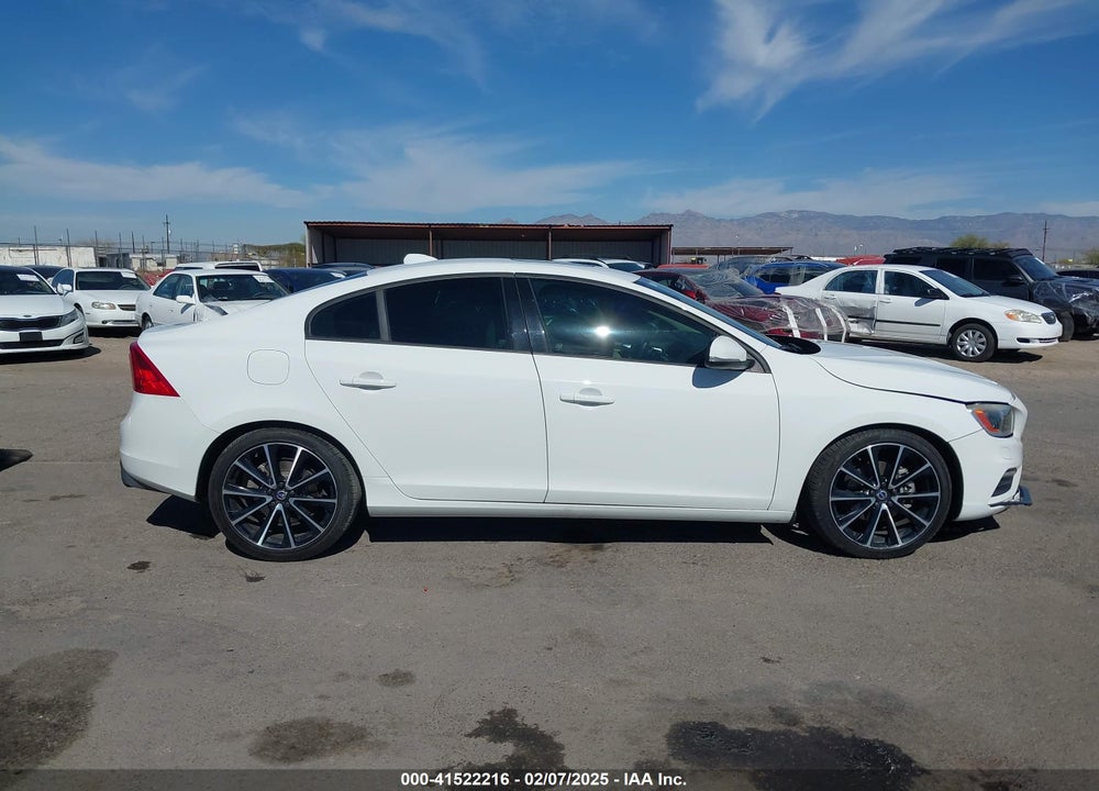 2017 VOLVO S60 T5 DYNAMIC VIN: YV126MFL0H2433845