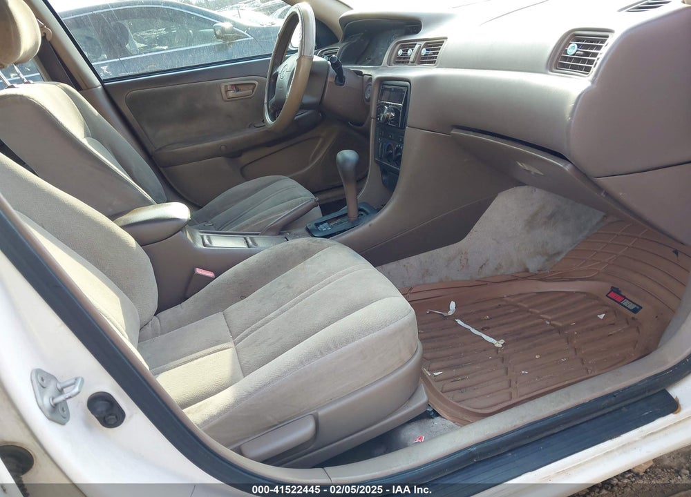 2000 TOYOTA CAMRY CE VIN: 4T1BG22K0YU997919