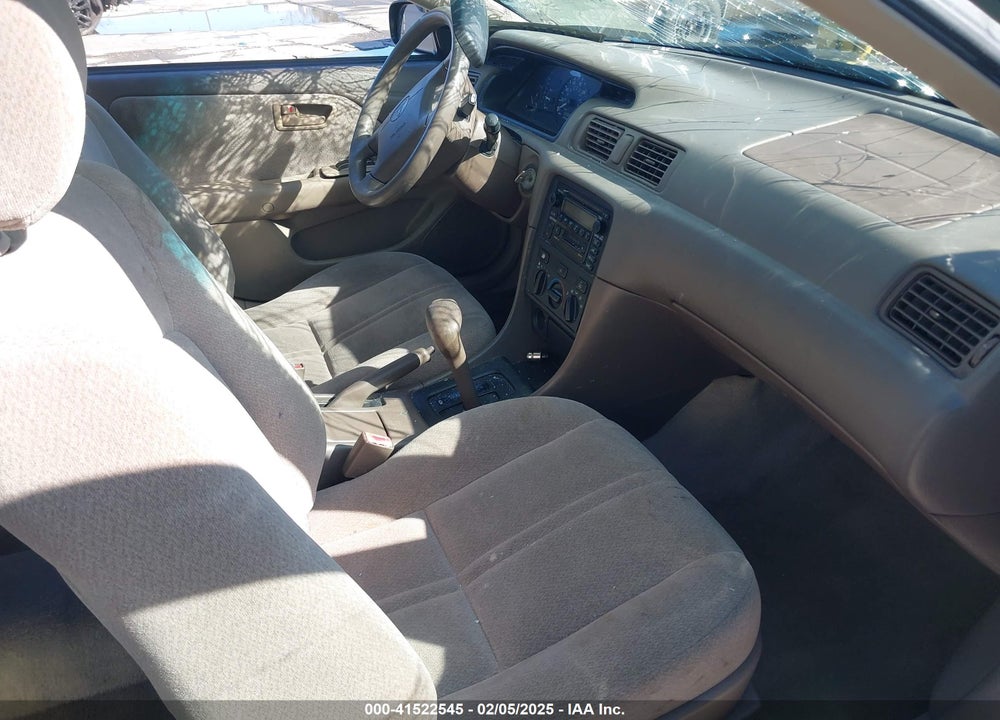 2001 TOYOTA CAMRY LE V6 VIN: 4T1BF22K31U125887
