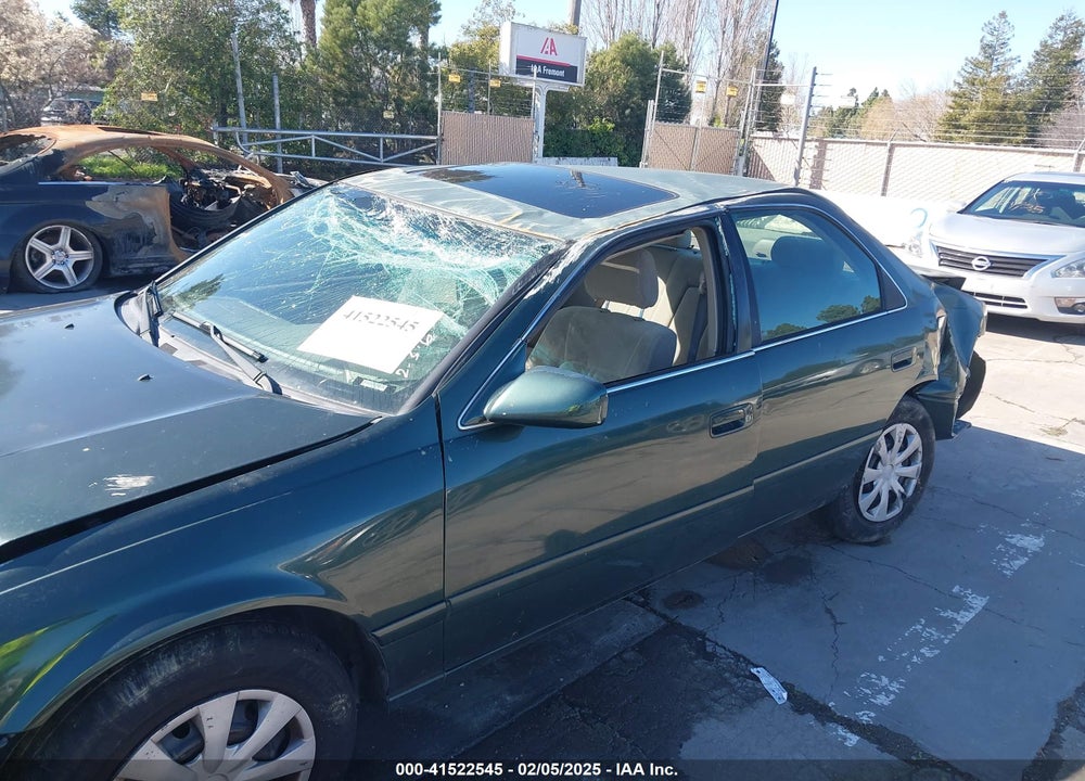 2001 TOYOTA CAMRY LE V6 VIN: 4T1BF22K31U125887
