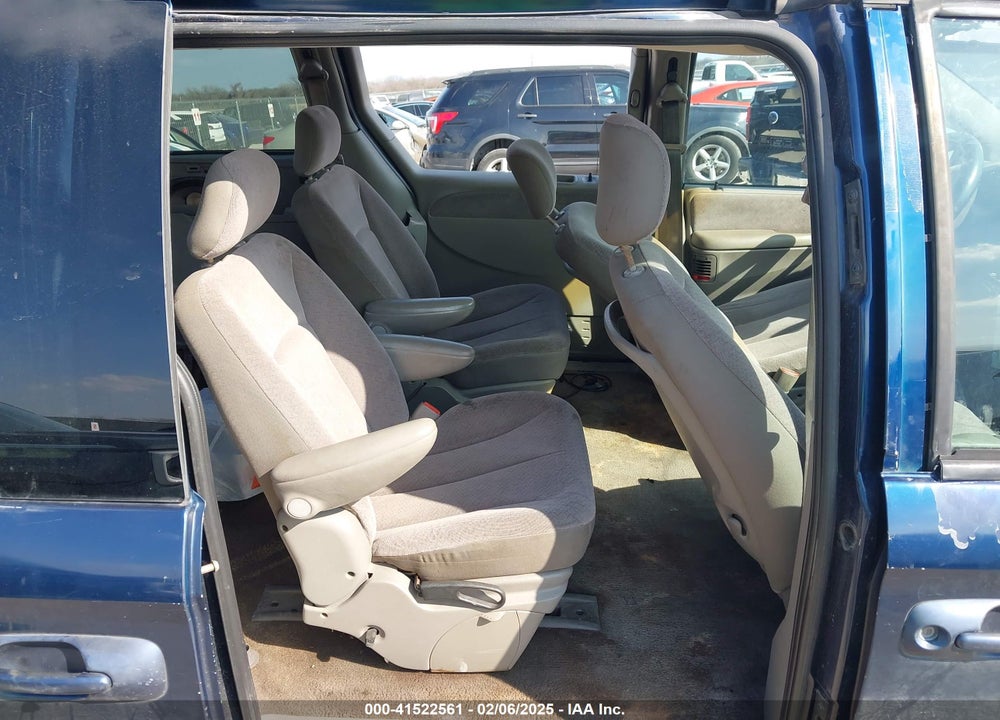 2001 DODGE GRAND CARAVAN SPORT VIN: 2B4GP44R11R134112