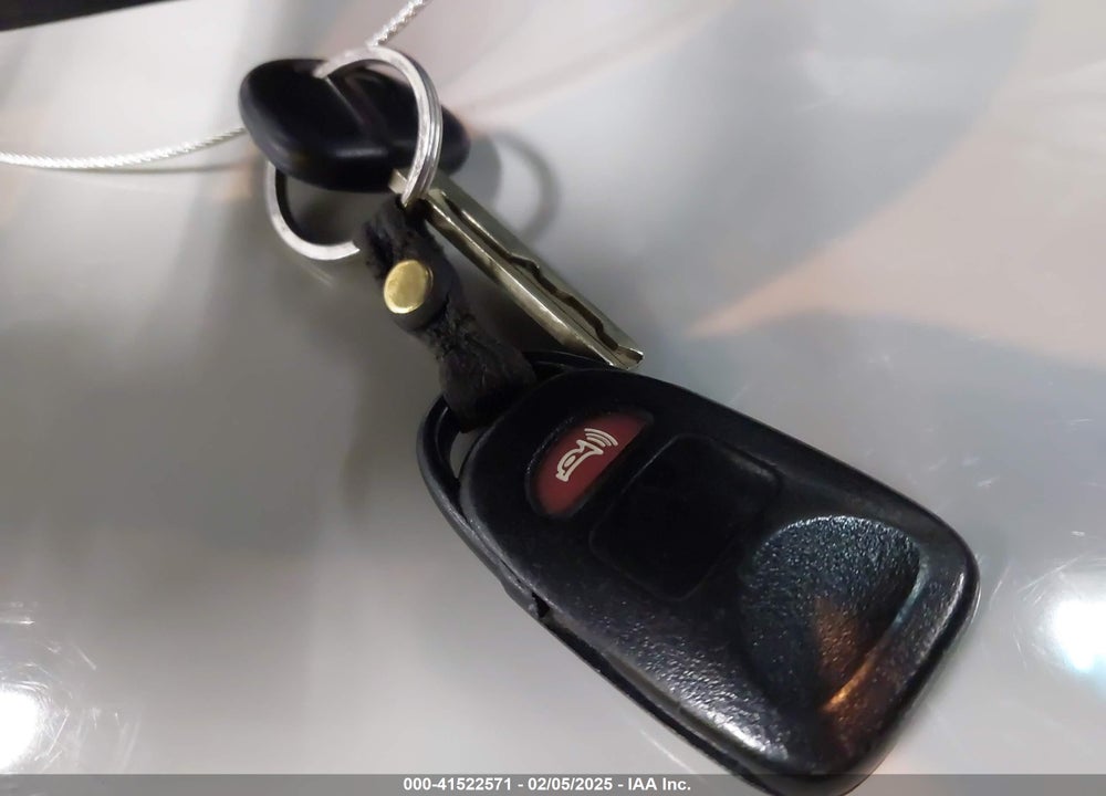2013 HYUNDAI ACCENT VIN: KMHCT5AE3DU104651
