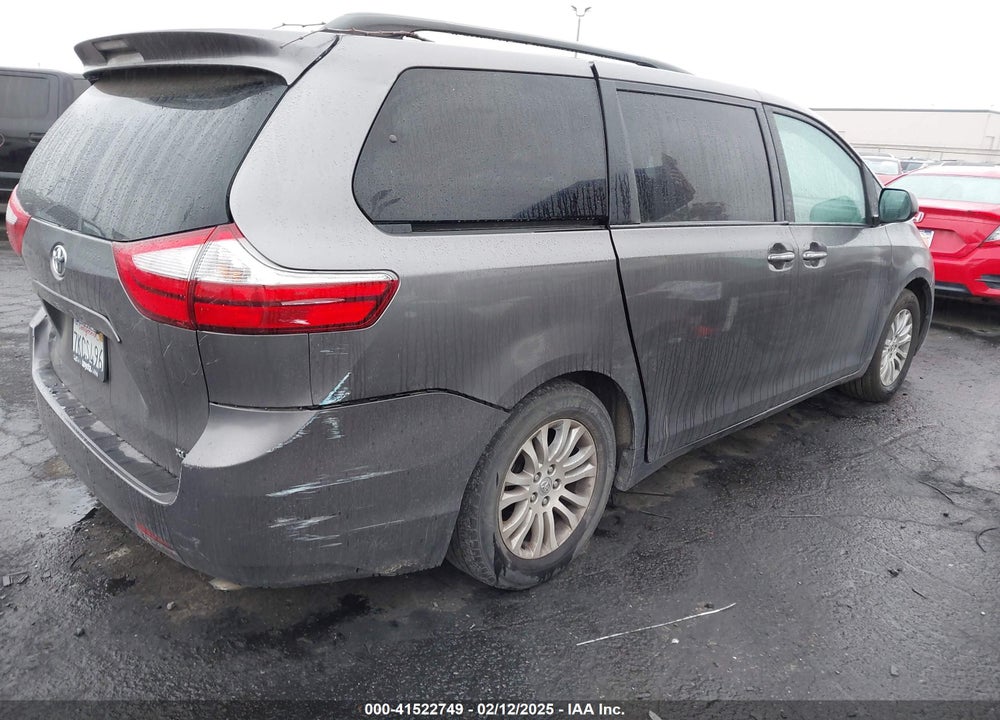2015 TOYOTA SIENNA XLE 8 PASSENGER VIN: 5TDYK3DC6FS555740