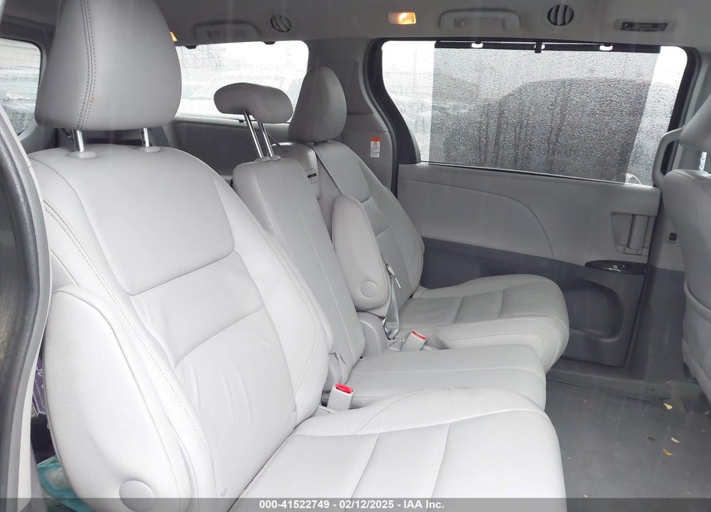 2015 TOYOTA SIENNA XLE 8 PASSENGER VIN: 5TDYK3DC6FS555740