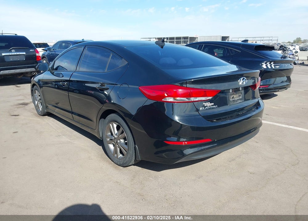 2017 HYUNDAI ELANTRA VIN: 5NPD84LF7HH039684
